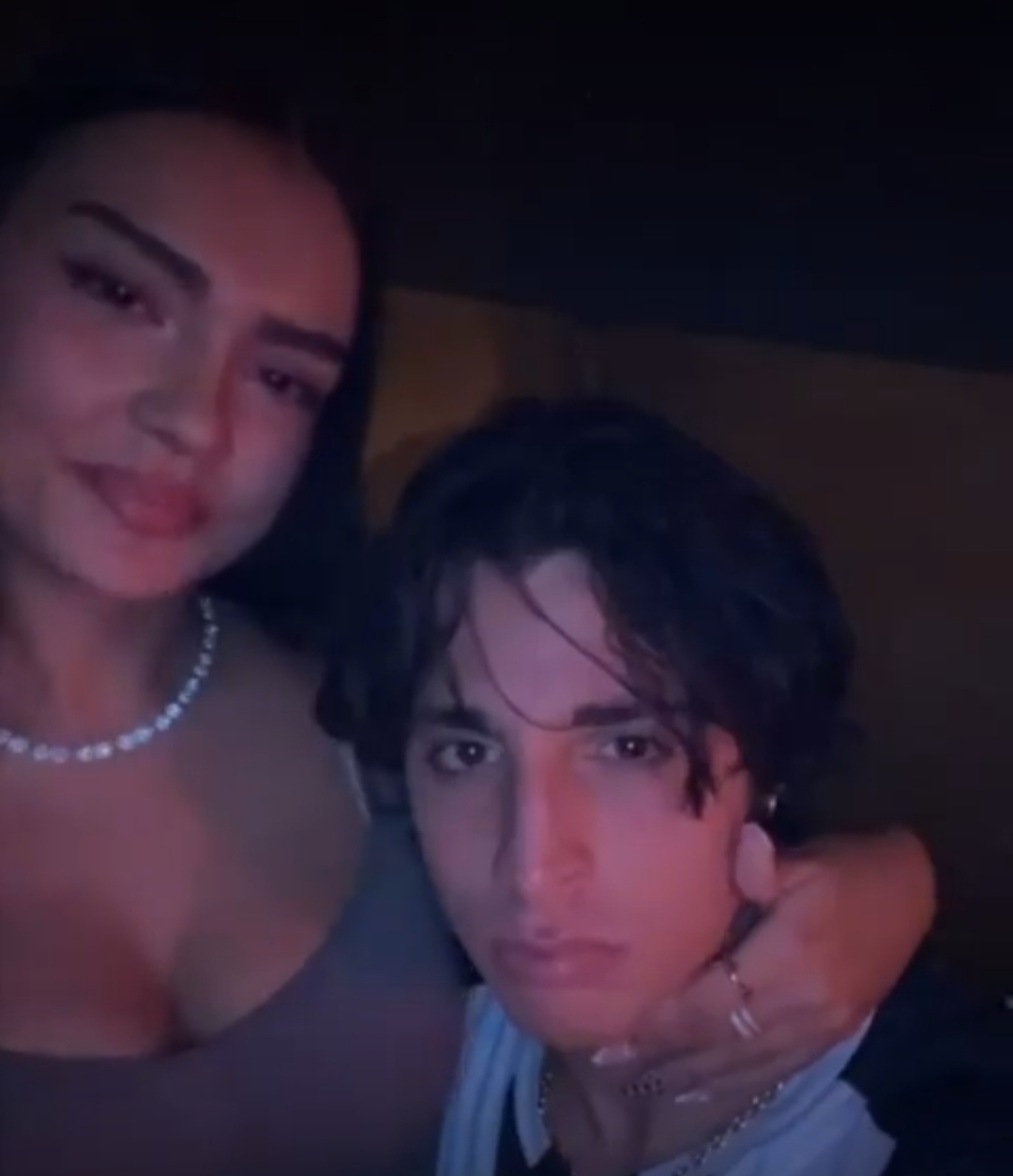 مقطع الوحش التونسي مع روث تشافاري