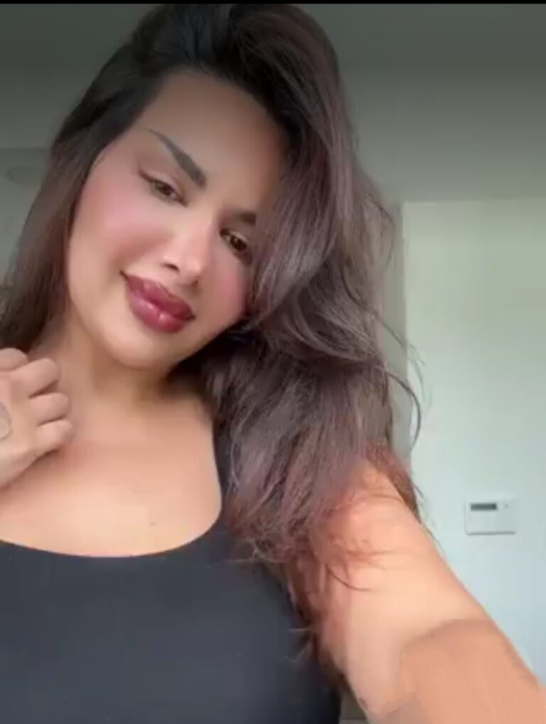 مقطع باربي نجد مع 3 رجال